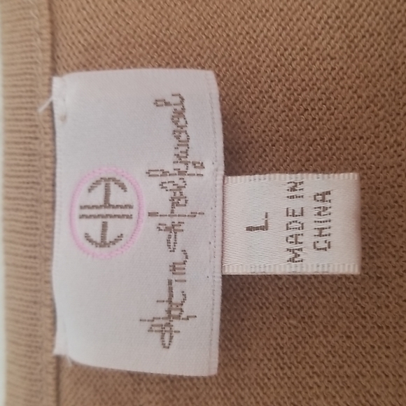 Used Hot in Hollywood Crochet long sleeve mocha color Tunic size L. - Picture 8 of 12